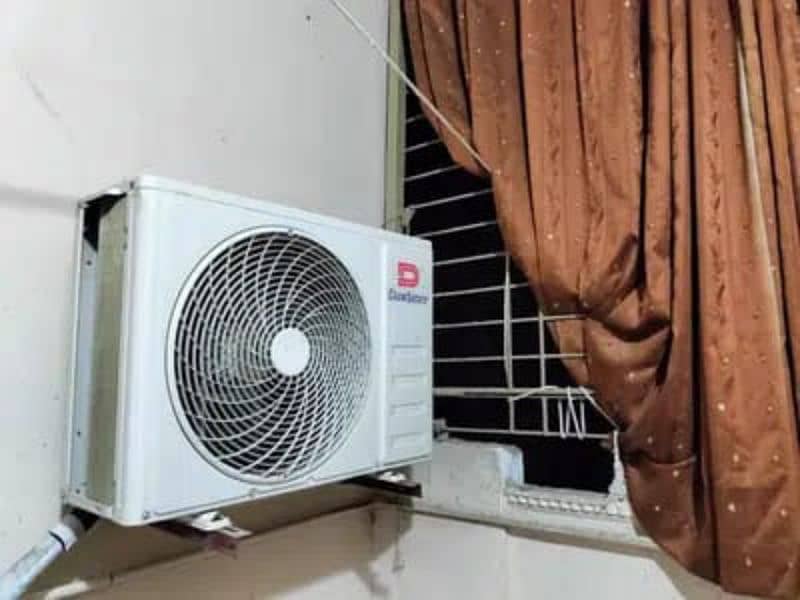 Dowlance DC inverter heat and cooling good condition 1