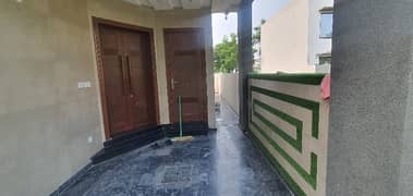 5 MARLA BEAUTIFUL & SPECIOUS HOUSE FOR SALE | SOLID CONSTRUCTION| OWNER NEEDY