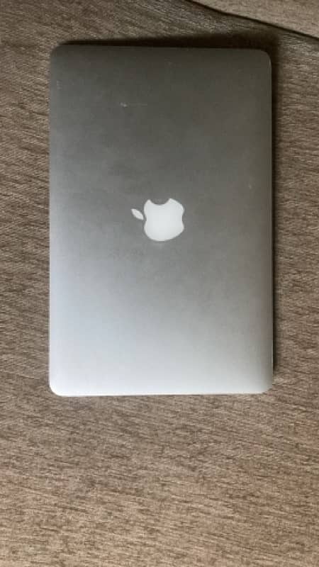 MACBOOK AIR URGENT SALE 0