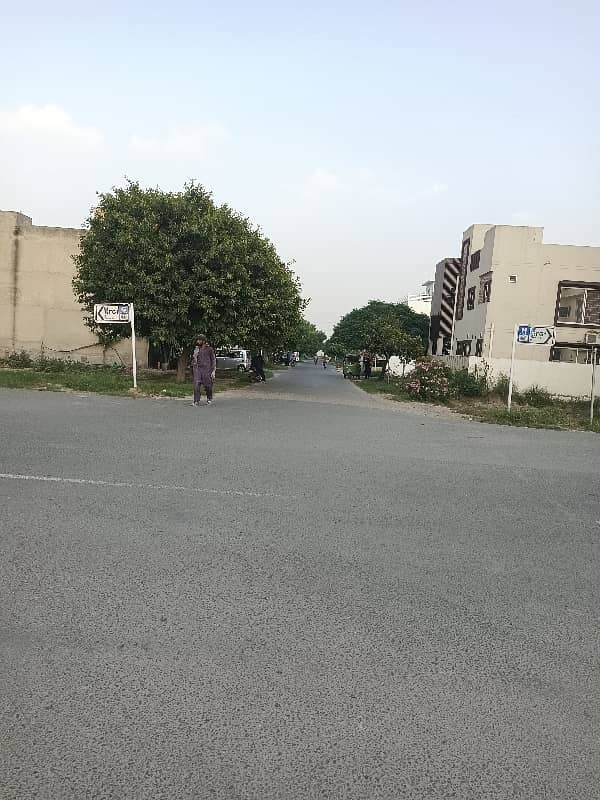 Dha11 Rahber(Phase2)5 Marla Plot Urgent Sale Main ki back 1