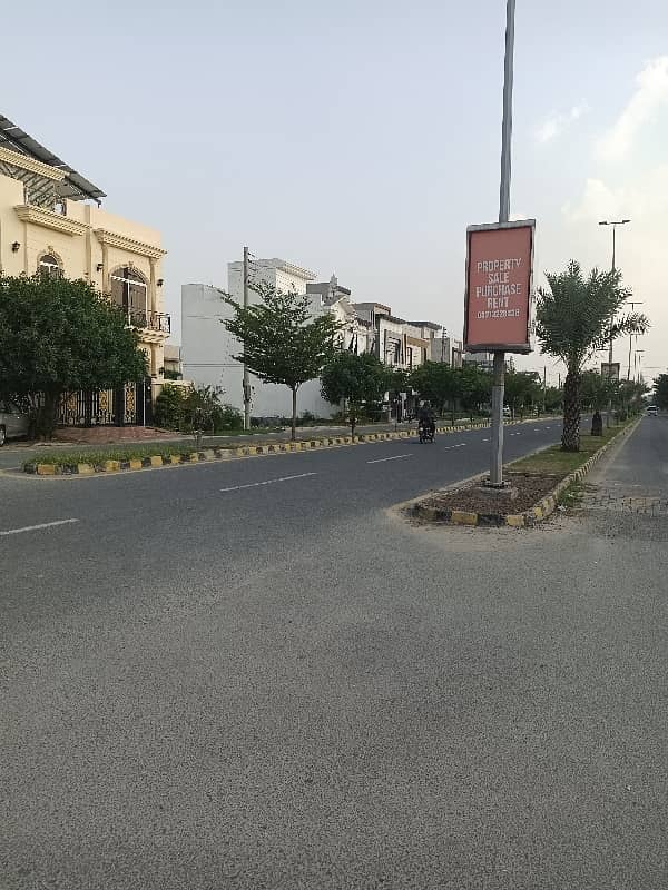 Dha11 Rahber(Phase2)5 Marla Plot Urgent Sale Main ki back 2