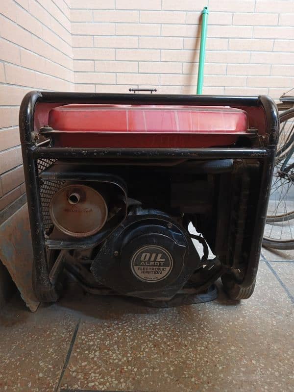 Honda ES6500 Generator 1