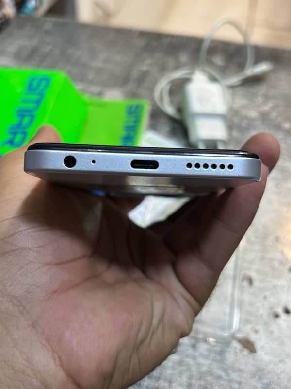 infinix smart 8 pro 4+4 128gb 8 mnths warranty 5