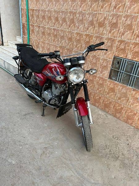 Suzuki GS 150 SE 4