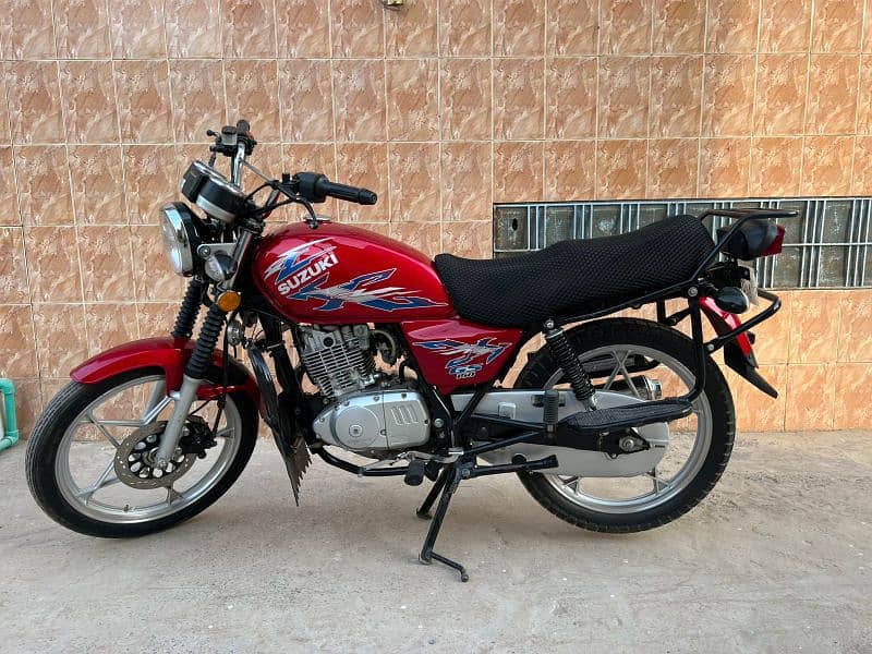 Suzuki GS 150 SE 9