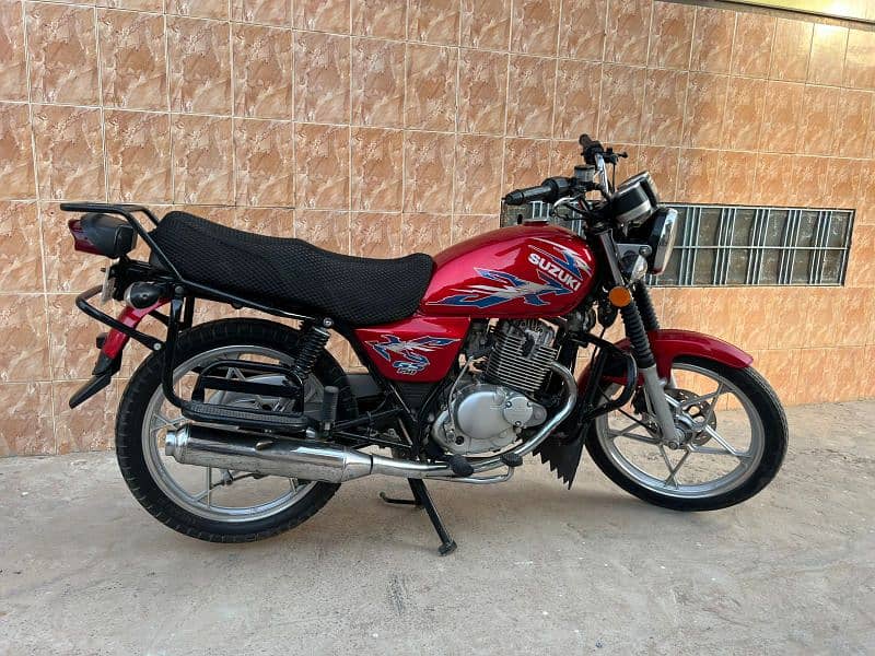 Suzuki GS 150 SE 10