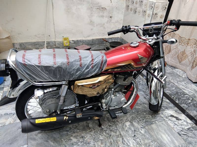 Honda CG125 model 2024 Gold edition self start 2