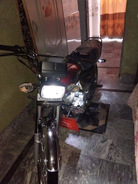 Honda CG125 model 2024 Gold edition self start 10