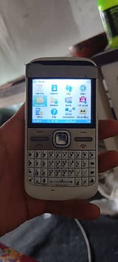 Nokia E5