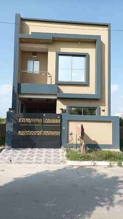 3.83 MARLA NEAR TO PARK BRAND NEW MODREN DESIGN HOUSE FOR SALE IN NEW LAHORE CITY PHASE 2 C BLOCK.