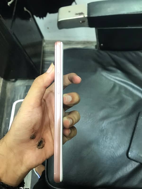 oppo a57 4gb ram. 64 gb mamory 3