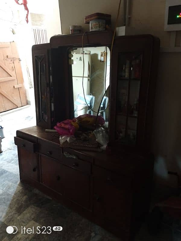 Dressing Table & show case for sale 3