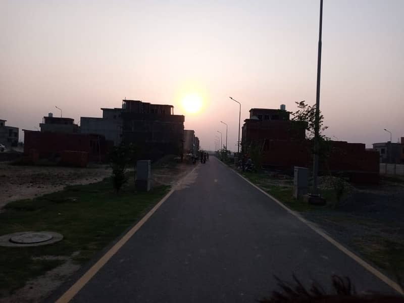 Best Option 10 Marla Plot for Sale in Tulip Extension, Park View City, Lahore 1