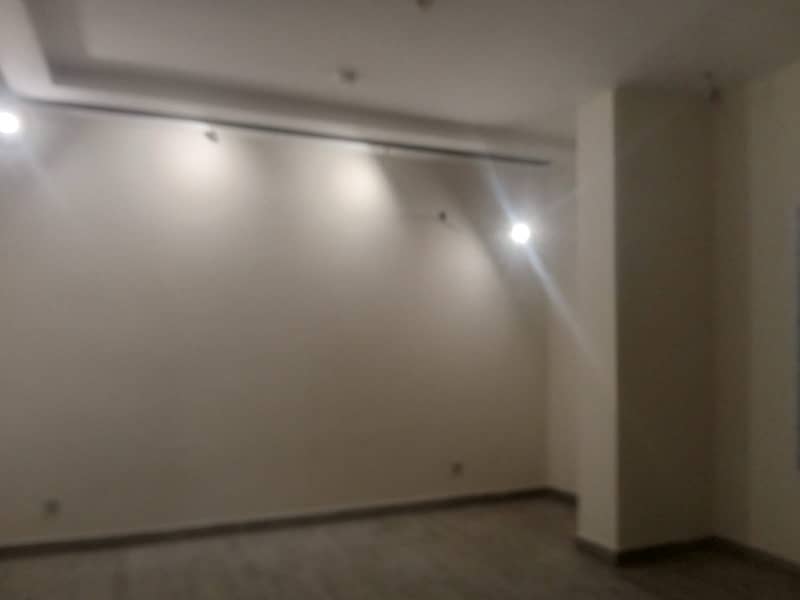 Prime Location Flat For sale In Karachi 7