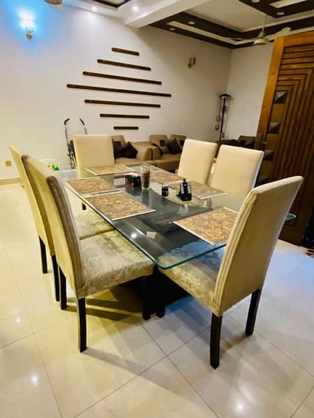 Dining Table with 6 Chairs 1