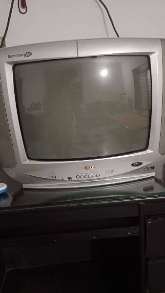 TV+Trolley 1