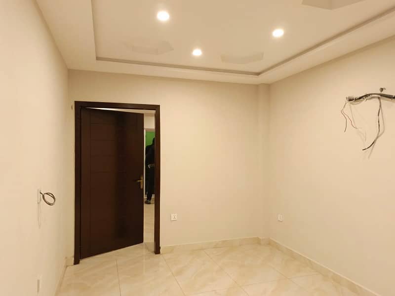 1 BEDROOM APARTMENT FOR RENT IN SECTOR E BAHRIA TOWN LAHORE 10