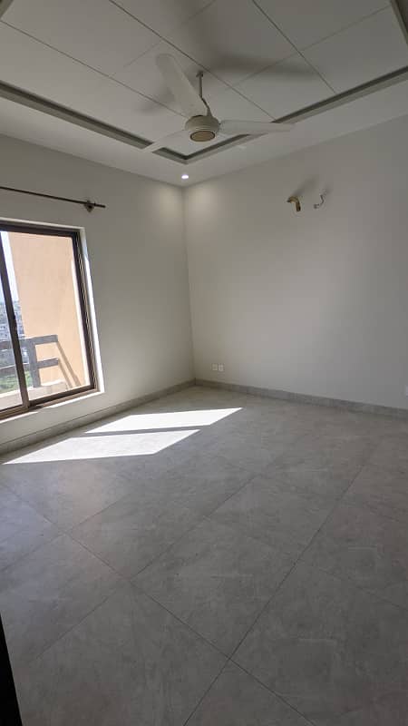 2 Bed Flat For Rent in Zarkon Heights 10