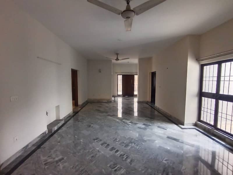 1 KANAL NEW UPPER PORTION FOR RENT IN DHA PHASE 3 NEAR MASJID PARK MARKET 0