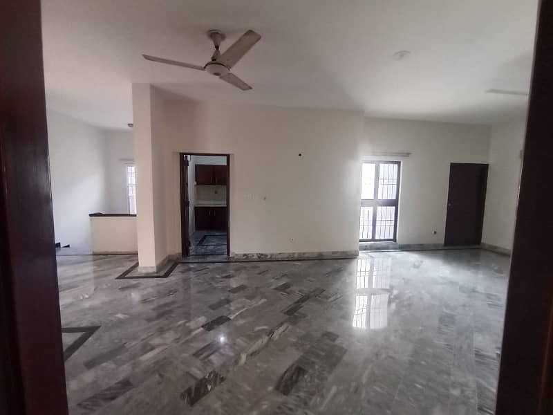 1 KANAL NEW UPPER PORTION FOR RENT IN DHA PHASE 3 NEAR MASJID PARK MARKET 6