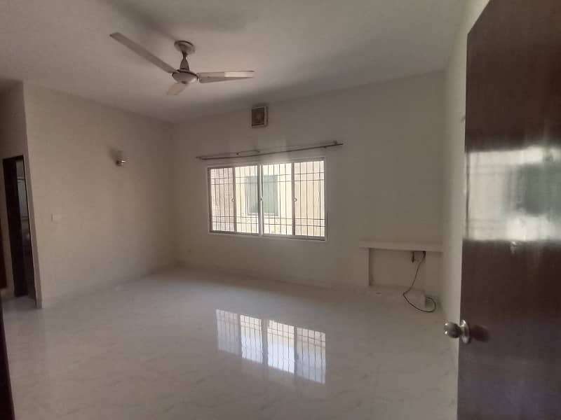 1 KANAL NEW UPPER PORTION FOR RENT IN DHA PHASE 3 NEAR MASJID PARK MARKET 9