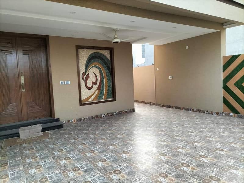 10 Marla House For Rent In Bahria Town Lahore 4