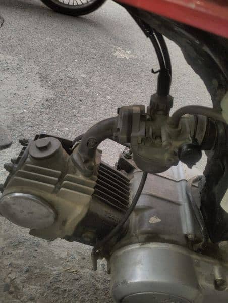 Honda 70 Red Bike condition Good Engine seal pack 2