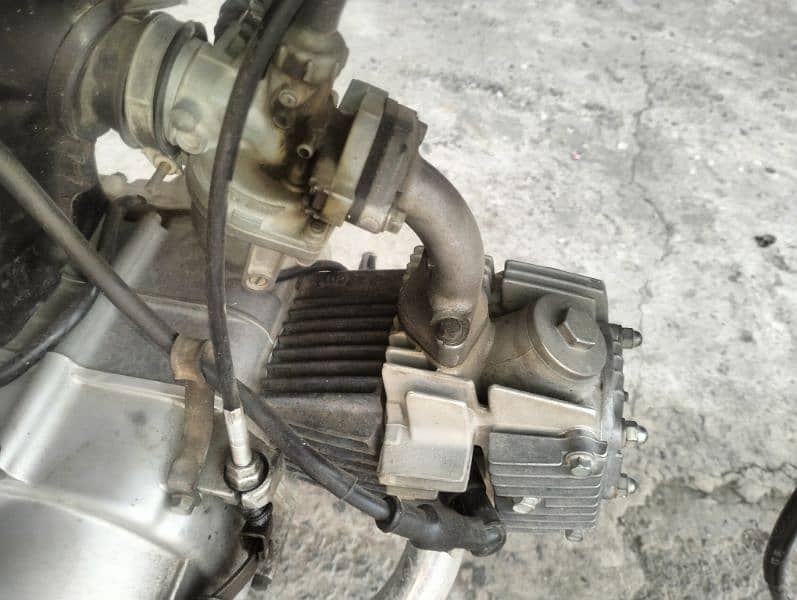 Honda 70 Red Bike condition Good Engine seal pack 4