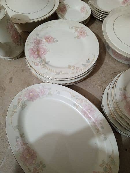 Dinner set 1