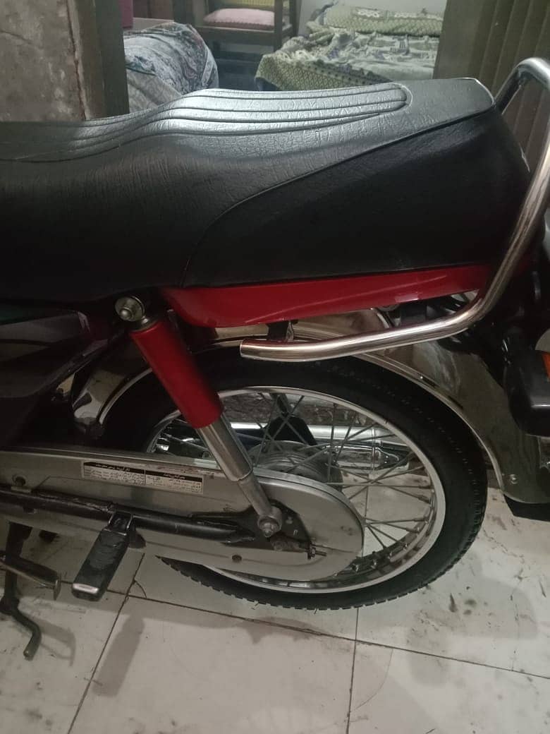 Honda CD 70 2022 6