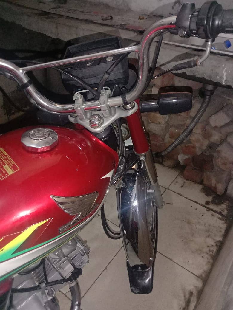 Honda CD 70 2022 10