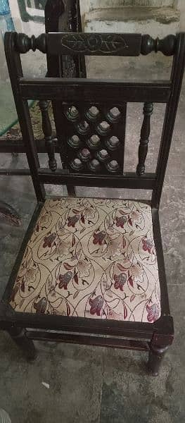 glass Dining table with 6 chairs for sale 3