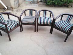 good condition 4 no chairs