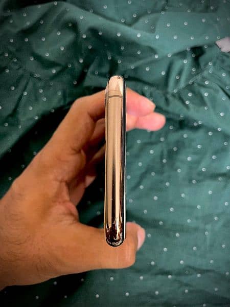 iPhone 11 Pro Max 64 GB Non PTA 3