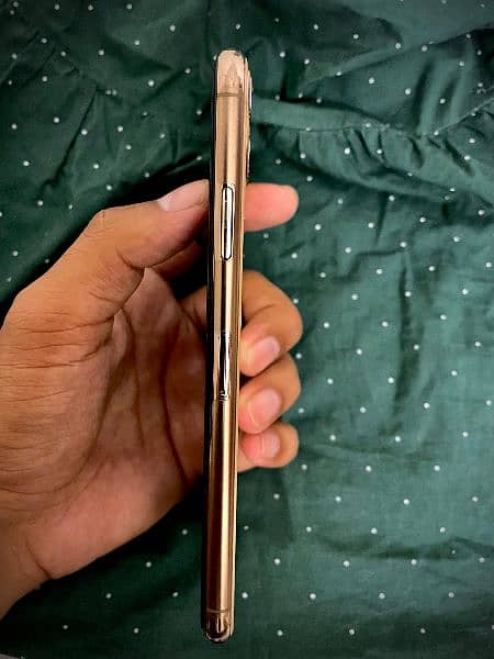 iPhone 11 Pro Max 64 GB Non PTA 4