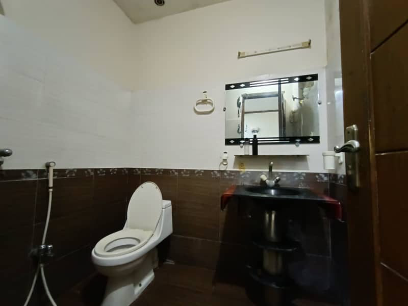 5 Marla Lower Portion For Rent In Johar Town Phase-2 Lahore Super Hot Location 8