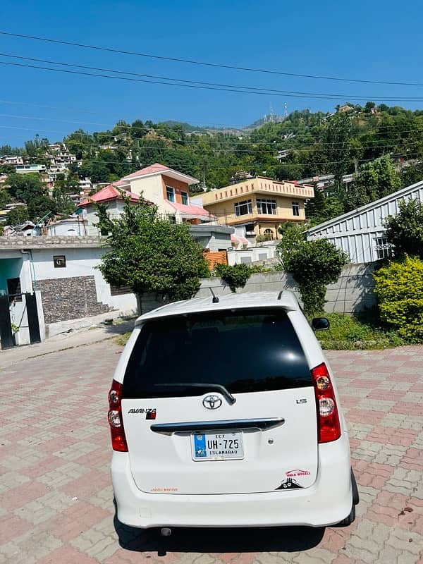 Toyota Avanza 2011 4