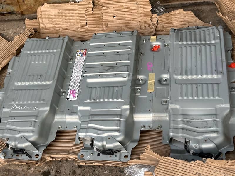 Hybrid batteries / aqua prius 1.8 1.5  axio fielder camry abs unit 1