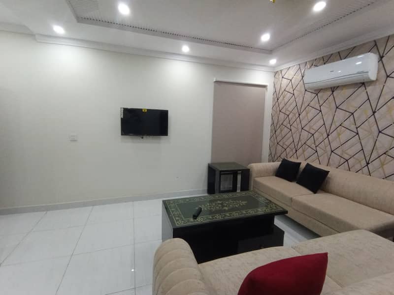 FOR RENT 1 BED ROOM FUL FURNISHED APARTMENT SECTOR C BAHRIA TOWN LAHORE 6