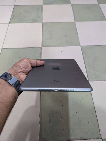 ipad Air 32 GB Good Condition 3