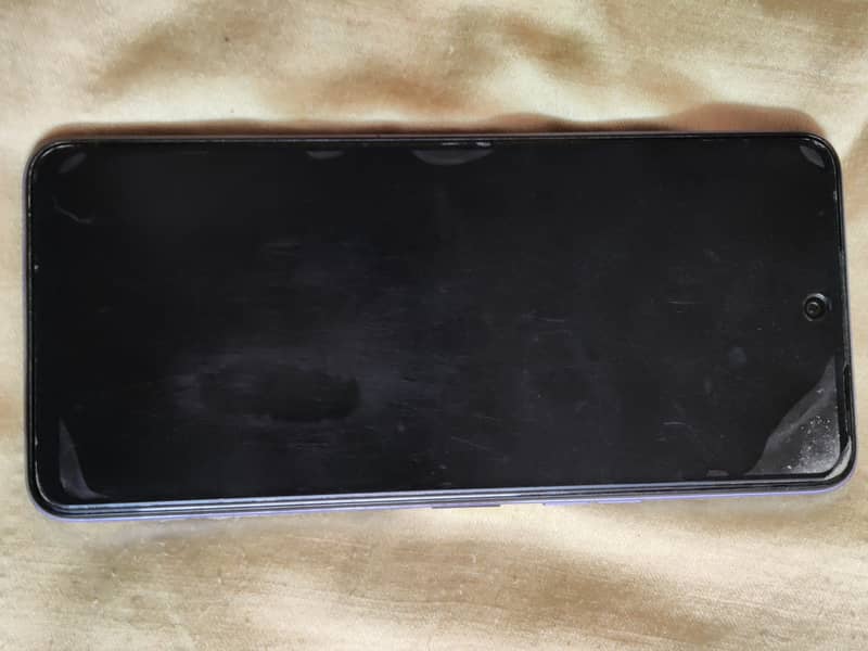 Tecno Camon 18t 4/128 condition 9/10 box ke saath hai 4