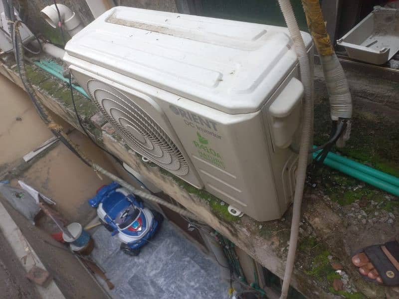 orient d. c inverter 1 ton urgent sale 1