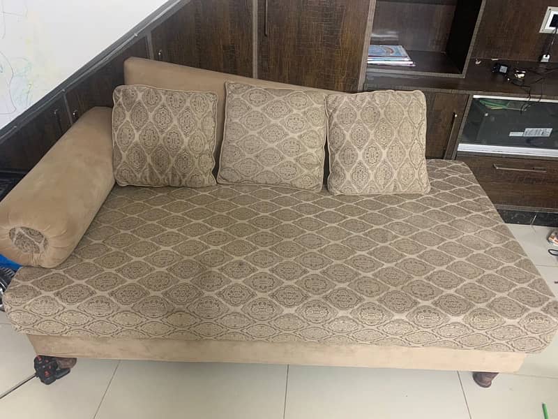 Elegant Sofa Set for Sale 3