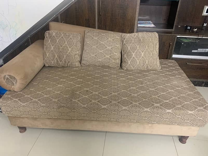 Elegant Sofa Set for Sale 4