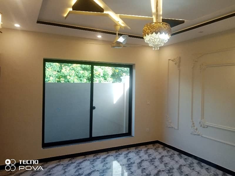 BANIGALA 10 Marla Brand New stylish house near to Imran Khan resident lake and hill view for sale 31