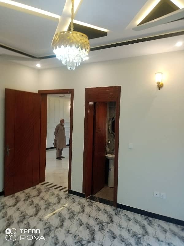 BANIGALA 10 Marla Brand New stylish house near to Imran Khan resident lake and hill view for sale 35