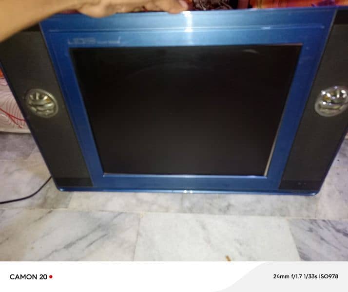 lcd tv 1