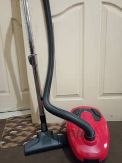 Slightly used Vacuum cleaner for sale