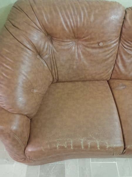 Used 5 seater Comforter Sofa set 8