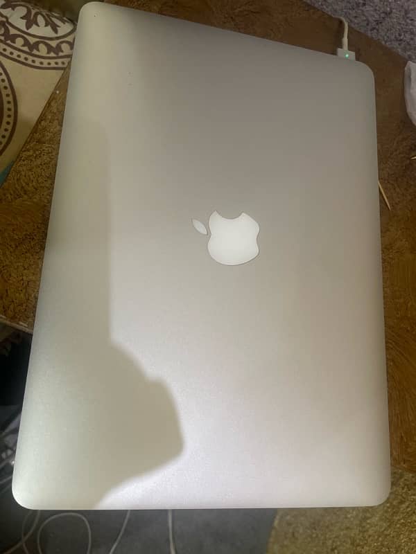 macbook air used only few times 1